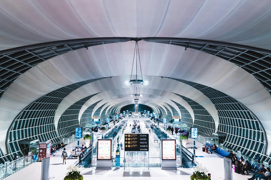 Binnenkant van luchthaven Suvarnabhumi in Bangkok